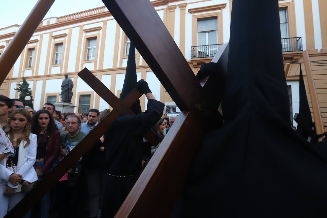 Semana Santa de Córdoba 2019 | Un Via Crucis diferente (y flamenco) en la Puerta de Almodóvar
